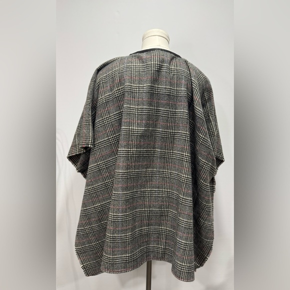 Vince Camuto   Shawl Poncho Cape EUC - Picture 4 of 8